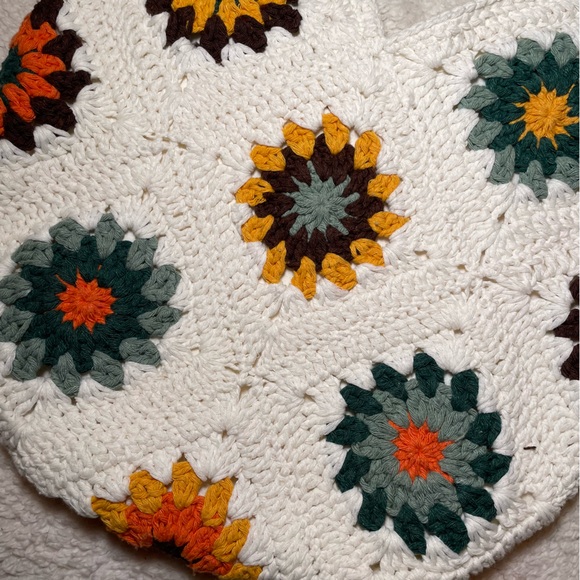 Handcrafted Floral Crochet Granny Square Crossbody Bag - Picture 5 of 13